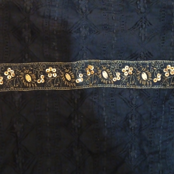 Black sleeveless top with back tie - Picture 2 of 6